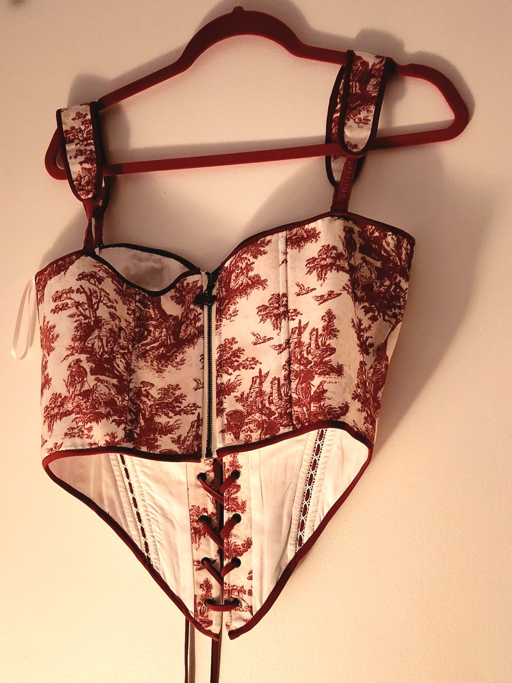 Lacemade Corset - Picture 2 of 3